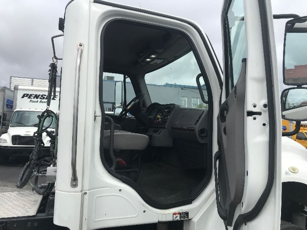 Day Cab Tractor-Heavy Duty Tractors-Freightliner-2018-M2-West Sacramento-CA-176,149\n\t\tmiles-$ 53,250 - Image 12