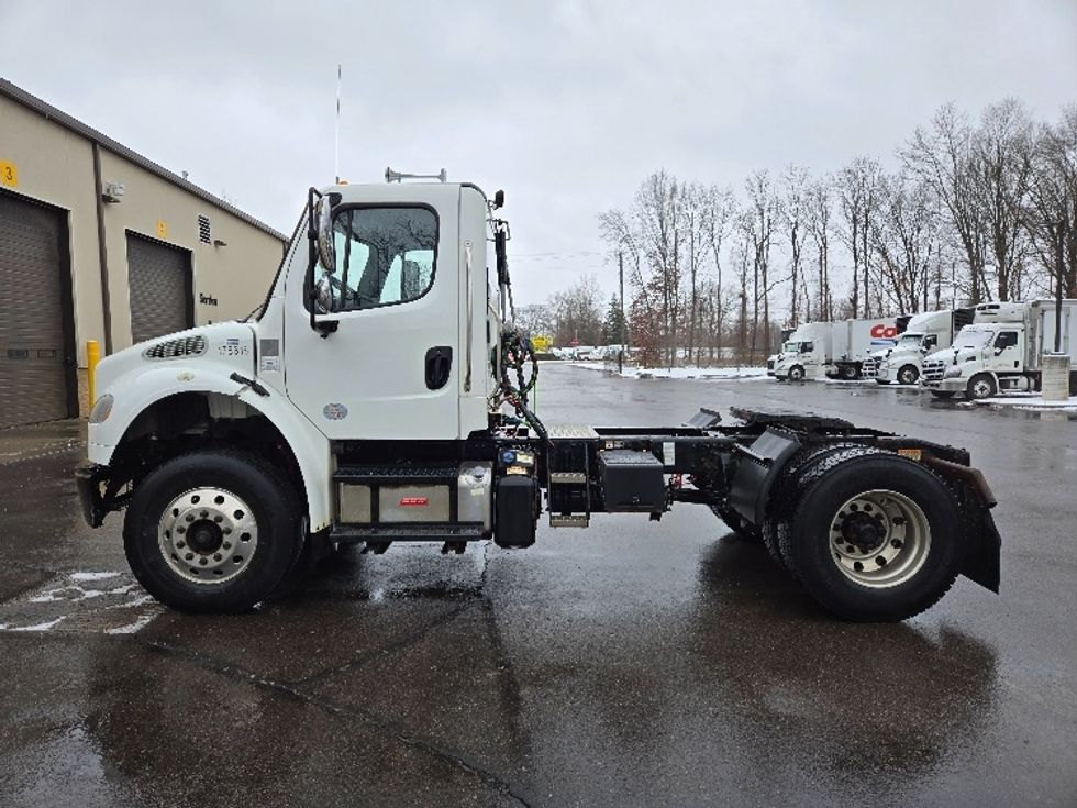 Day Cab Tractor-Heavy Duty Tractors-Freightliner-2018-M2-Ypsilanti-MI-129,700\n\t\tmiles-$ 47,500 - Image 4