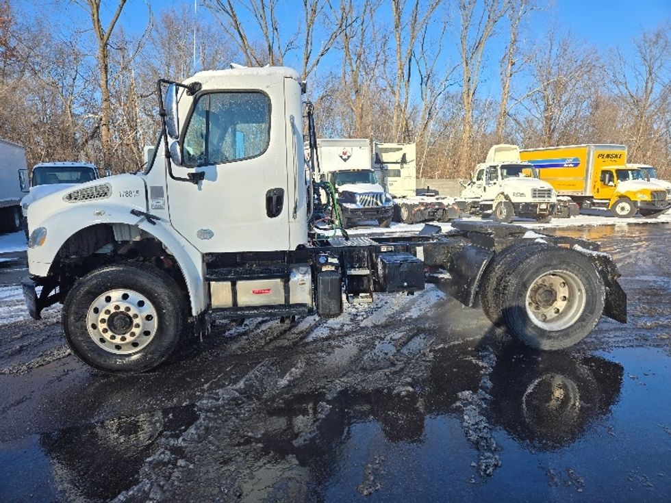 Day Cab Tractor-Heavy Duty Tractors-Freightliner-2018-M2-Ypsilanti-MI-139,426\n\t\tmiles-$ 46,000 - Image 4