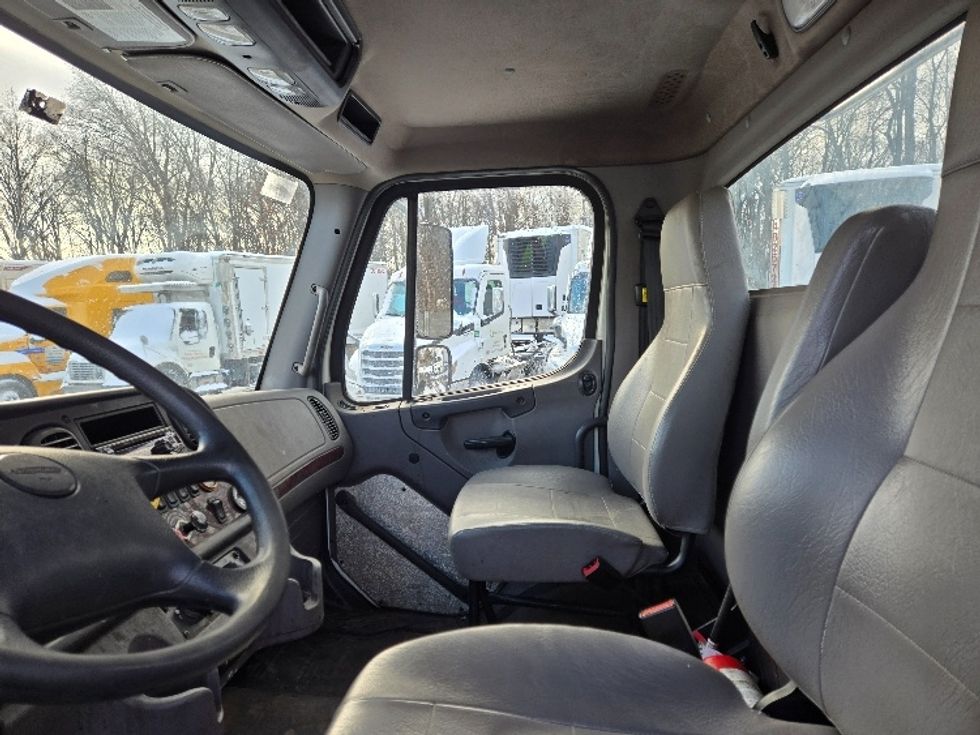 Day Cab Tractor-Heavy Duty Tractors-Freightliner-2018-M2-Ypsilanti-MI-140,102\n\t\tmiles-$ 46,000 - Image 10
