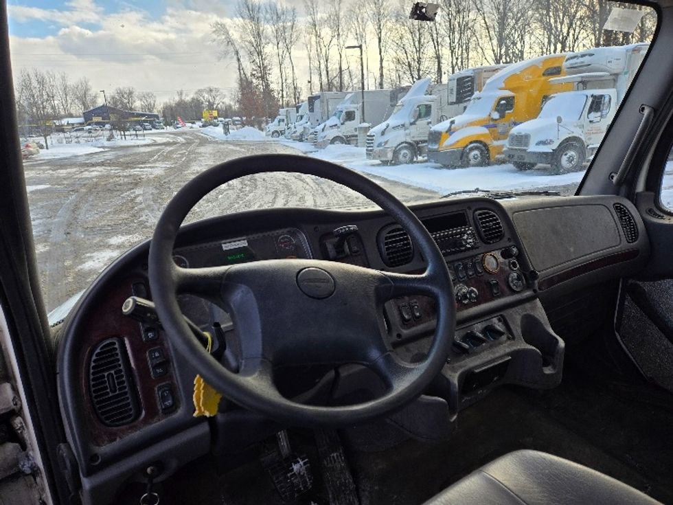 Day Cab Tractor-Heavy Duty Tractors-Freightliner-2018-M2-Ypsilanti-MI-140,102\n\t\tmiles-$ 46,000 - Image 11