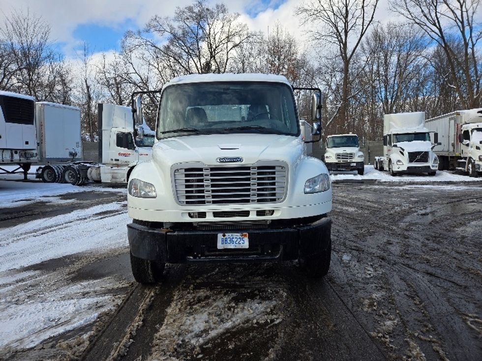 Day Cab Tractor-Heavy Duty Tractors-Freightliner-2018-M2-Ypsilanti-MI-140,102\n\t\tmiles-$ 46,000 - Image 2