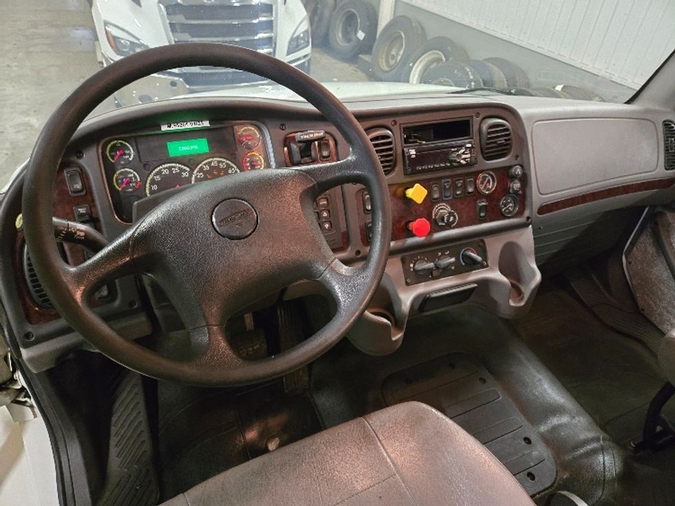 Day Cab Tractor-Heavy Duty Tractors-Freightliner-2018-M2-Ypsilanti-MI-150,228\n\t\tmiles-$ 45,500 - Image 11