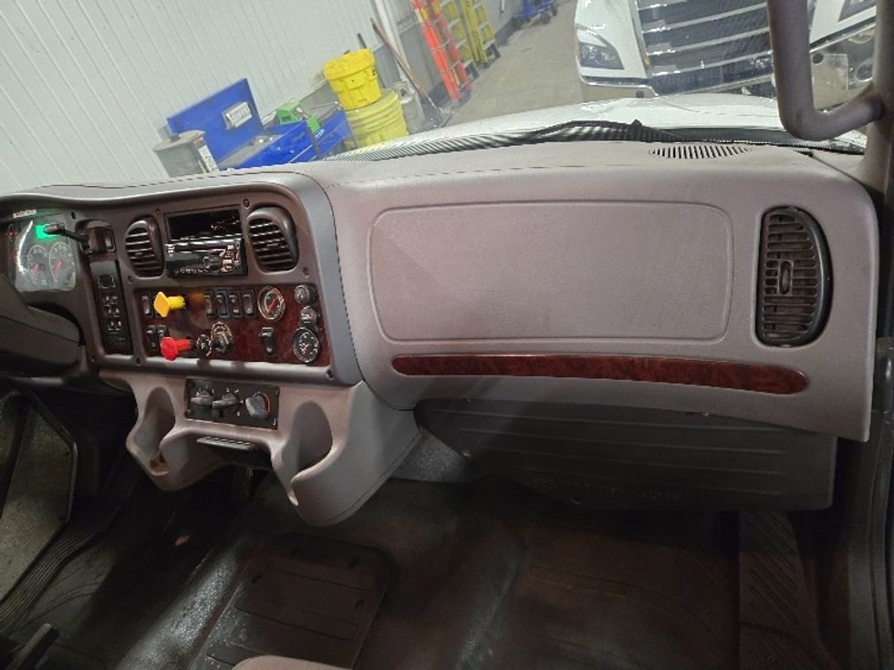 Day Cab Tractor-Heavy Duty Tractors-Freightliner-2018-M2-Ypsilanti-MI-150,228\n\t\tmiles-$ 45,500 - Image 13