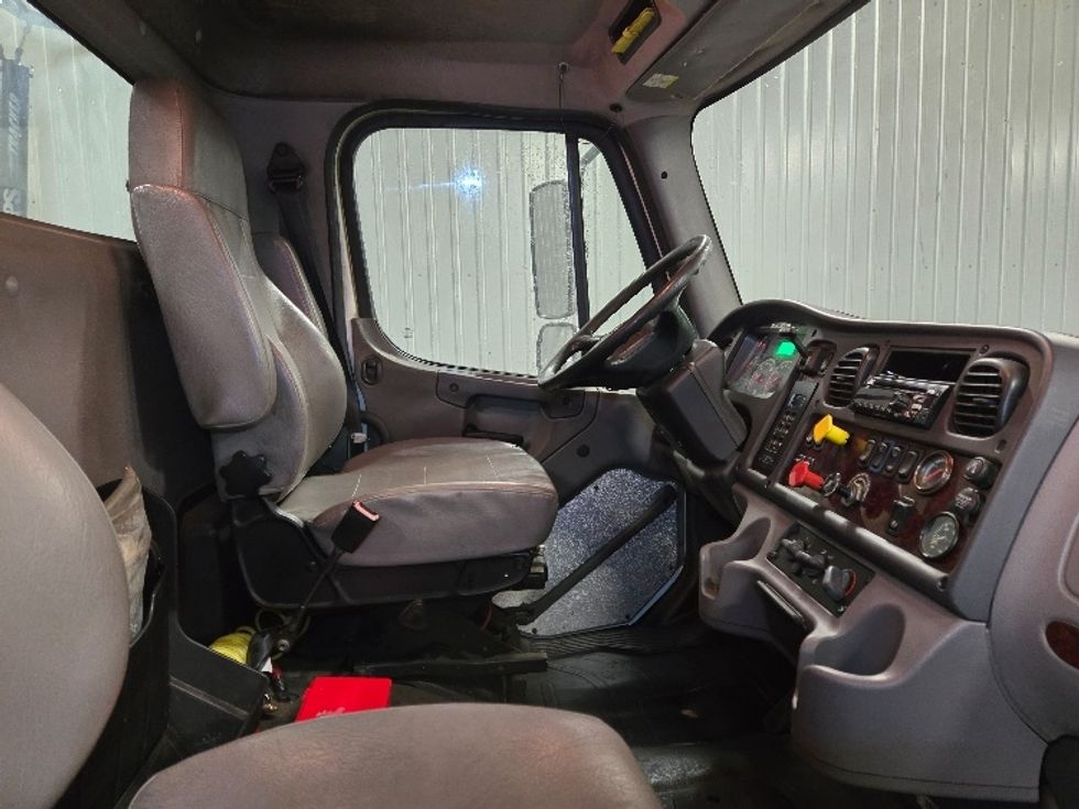 Day Cab Tractor-Heavy Duty Tractors-Freightliner-2018-M2-Ypsilanti-MI-150,228\n\t\tmiles-$ 45,500 - Image 14