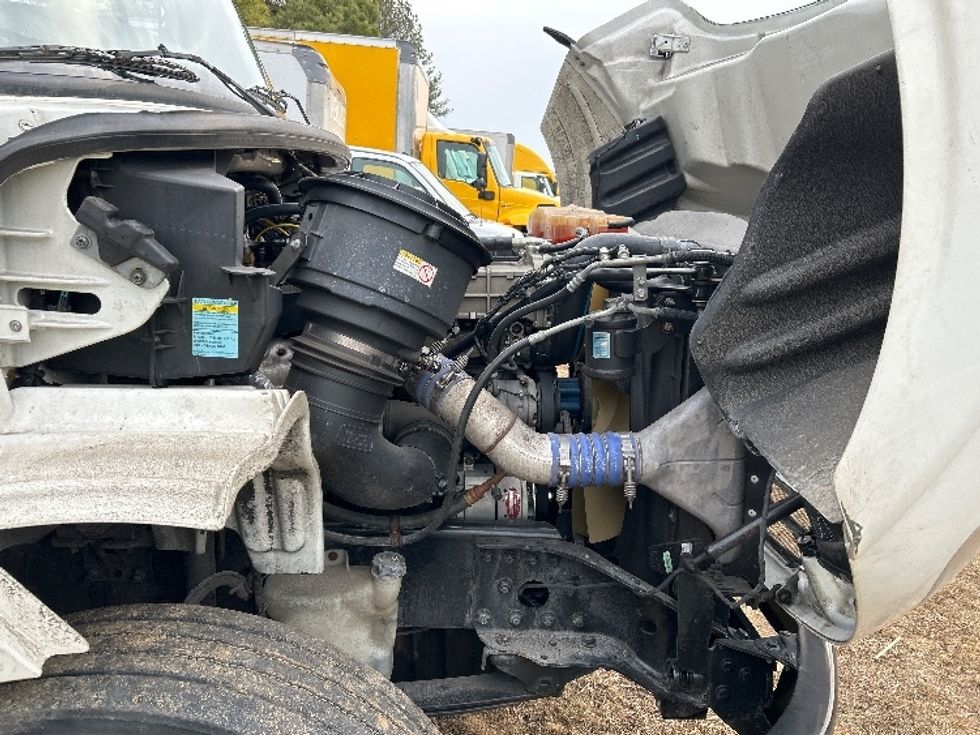 Day Cab Tractor-Heavy Duty Tractors-Freightliner-2018-M211264S-Fredericksburg-VA-143,065\n\t\tmiles-$ 25,000 - Image 15