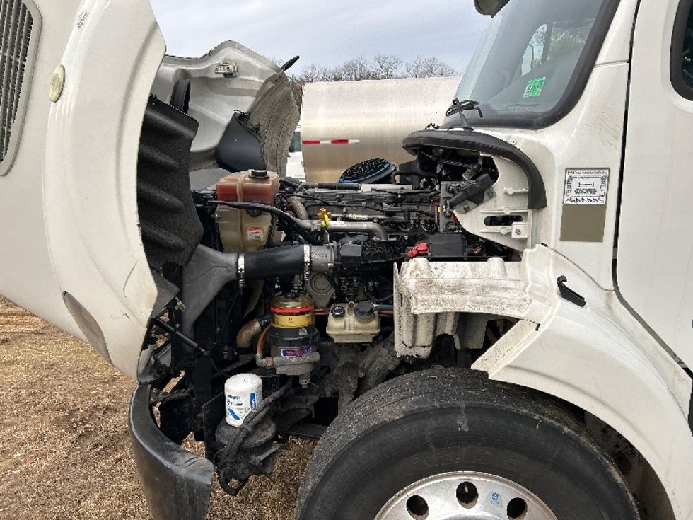 Day Cab Tractor-Heavy Duty Tractors-Freightliner-2018-M211264S-Fredericksburg-VA-143,065\n\t\tmiles-$ 25,000 - Image 16
