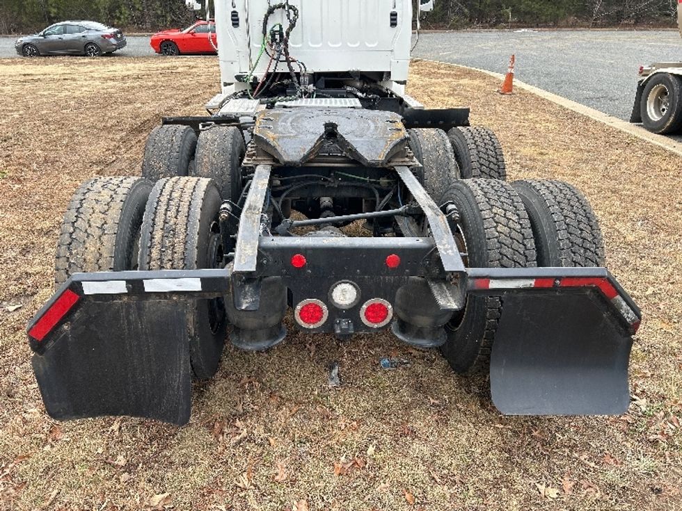 Day Cab Tractor-Heavy Duty Tractors-Freightliner-2018-M211264S-Fredericksburg-VA-143,065\n\t\tmiles-$ 25,000 - Image 6