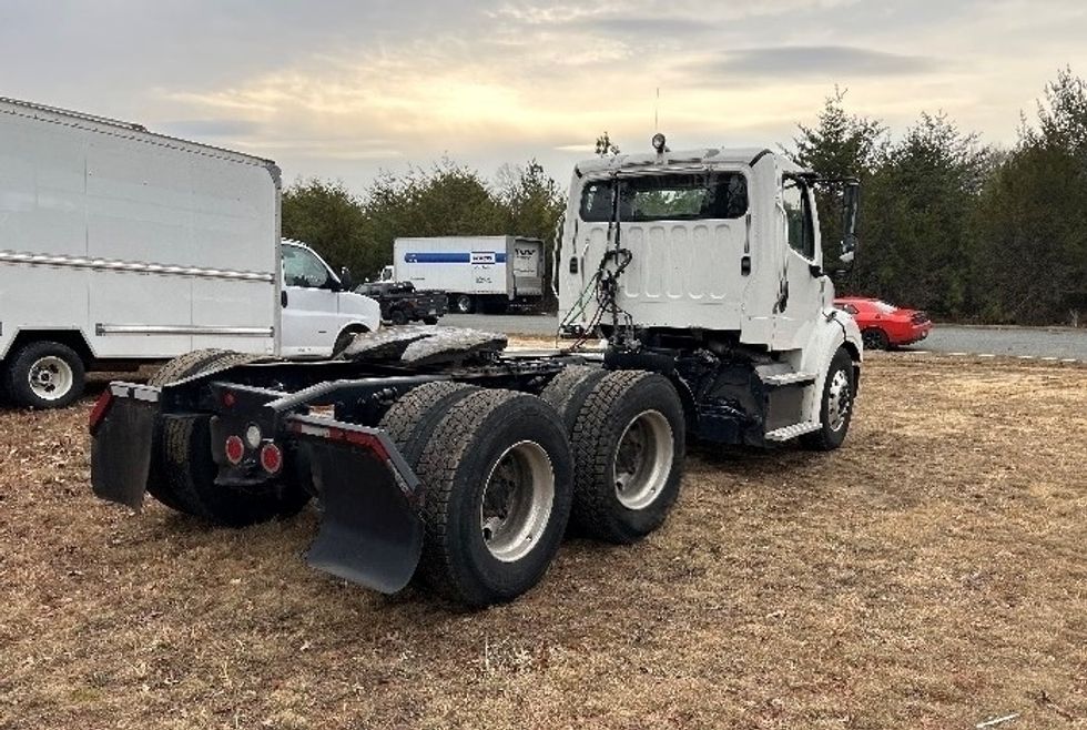 Day Cab Tractor-Heavy Duty Tractors-Freightliner-2018-M211264S-Fredericksburg-VA-143,065\n\t\tmiles-$ 25,000 - Image 7
