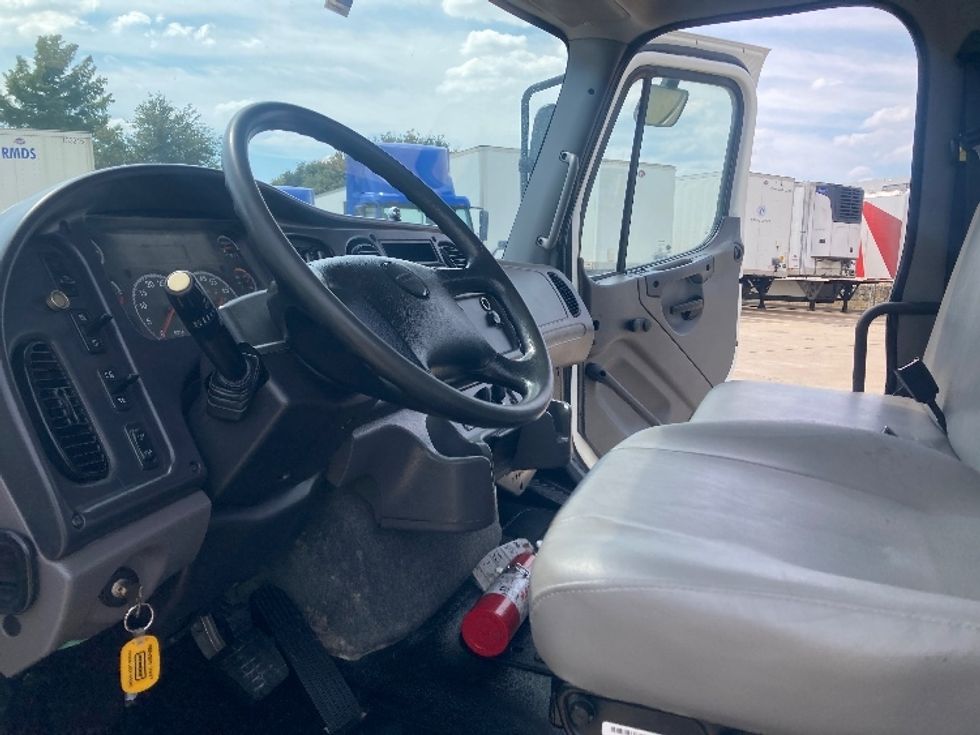 Day Cab Tractor-Heavy Duty Tractors-Freightliner-2018-M211264S-Grand Prairie-TX-238,158\n\t\tmiles-$ 33,500 - Image 10