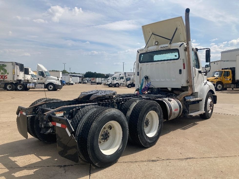 Day Cab Tractor-Heavy Duty Tractors-Freightliner-2018-M211264S-Grand Prairie-TX-238,158\n\t\tmiles-$ 33,500 - Image 7