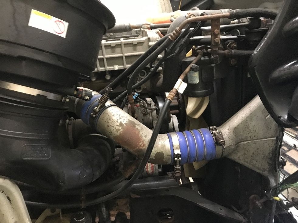 Day Cab Tractor-Heavy Duty Tractors-Freightliner-2018-M211264S-Watertown-NY-185,390\n\t\tmiles-$ 34,250 - Image 15