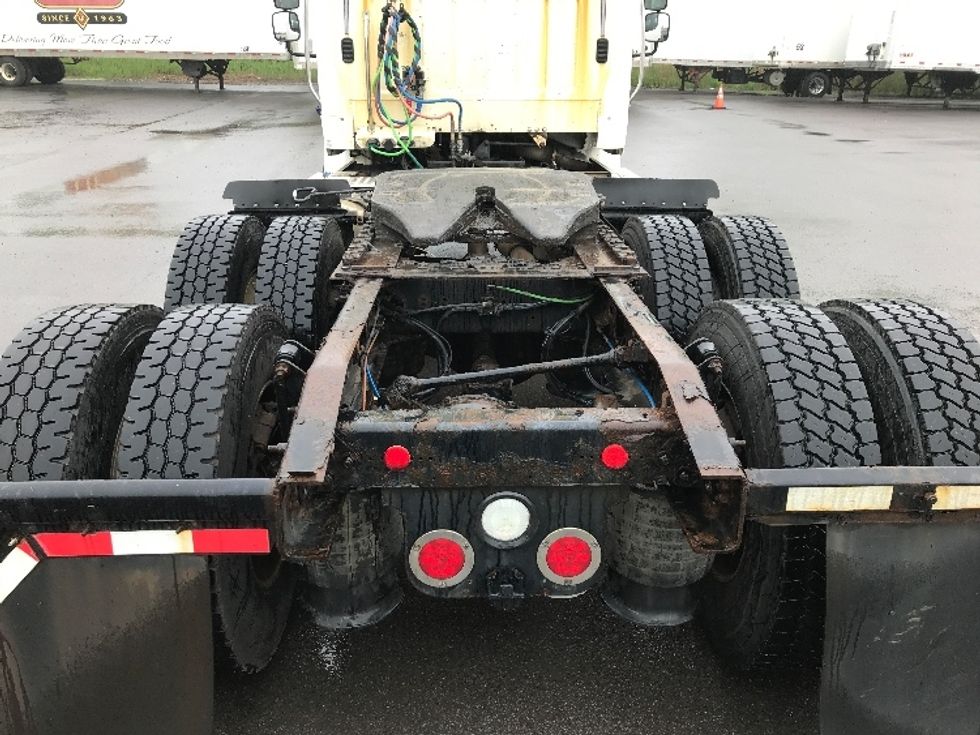 Day Cab Tractor-Heavy Duty Tractors-Freightliner-2018-M211264S-Watertown-NY-185,390\n\t\tmiles-$ 34,250 - Image 6