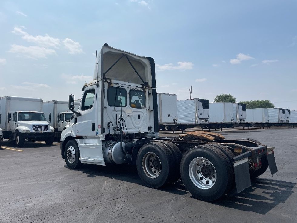 Day Cab Tractor-Heavy Duty Tractors-Freightliner-2018-T11664ST-Chicago (Melrose Park)-IL-410,415\n\t\tmiles-$ 40,500 - Image 5
