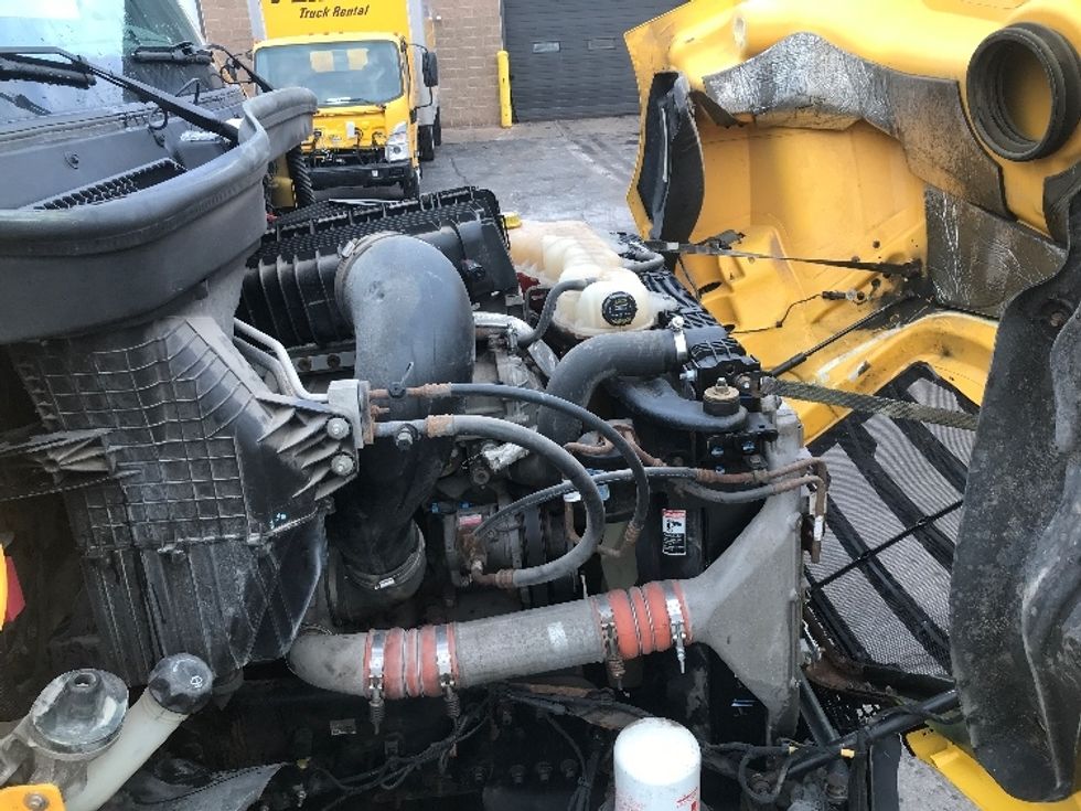 Day Cab Tractor-Heavy Duty Tractors-Freightliner-2018-T11664ST-Watertown-NY-362,910\n\t\tmiles-$ 37,750 - Image 15