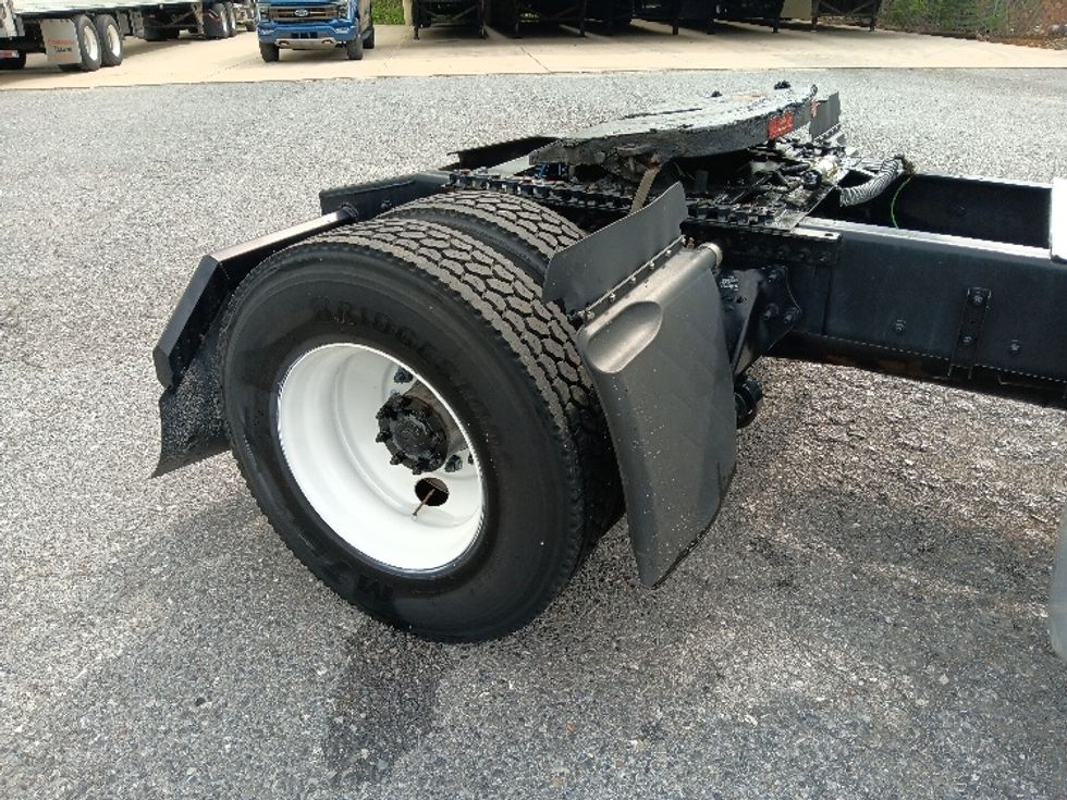 Day Cab Tractor-Heavy Duty Tractors-Freightliner-2018-T12642ST-Cleveland-TN-363,809\n\t\tmiles-$ 38,250 - Image 17