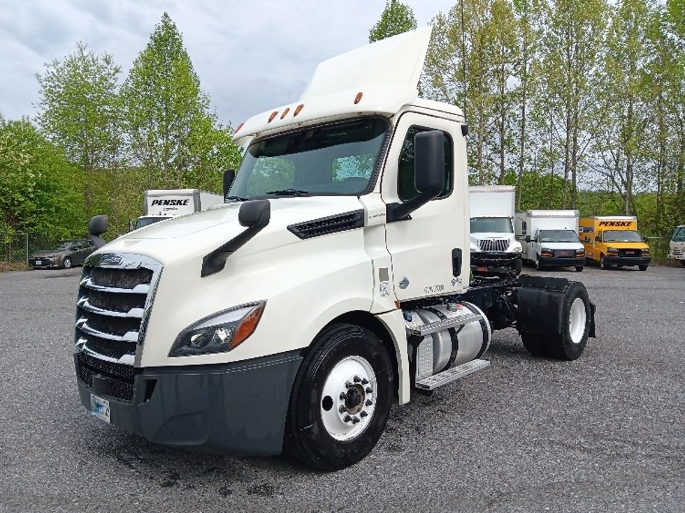 Day Cab Tractor-Heavy Duty Tractors-Freightliner-2018-T12642ST-Cleveland-TN-363,809\n\t\tmiles-$ 38,250 - Image 3