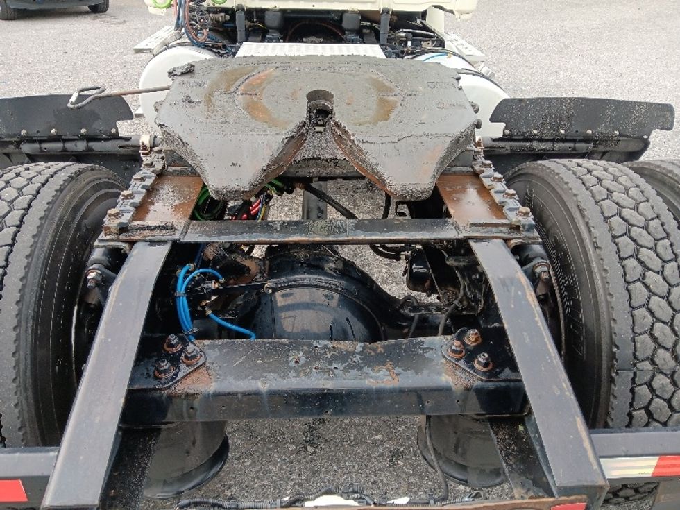 Day Cab Tractor-Heavy Duty Tractors-Freightliner-2018-T12642ST-Cleveland-TN-363,809\n\t\tmiles-$ 38,250 - Image 6