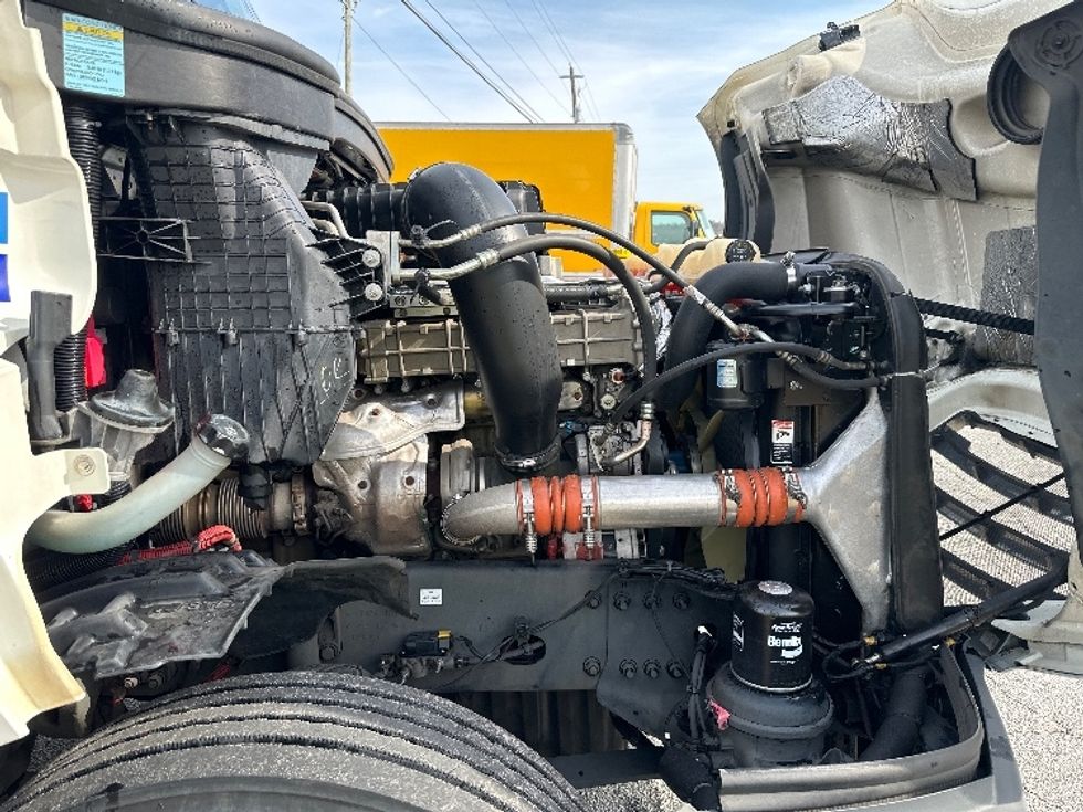 Day Cab Tractor-Heavy Duty Tractors-Freightliner-2018-T12642ST-Conyers-GA-375,673\n\t\tmiles-$ 42,000 - Image 15