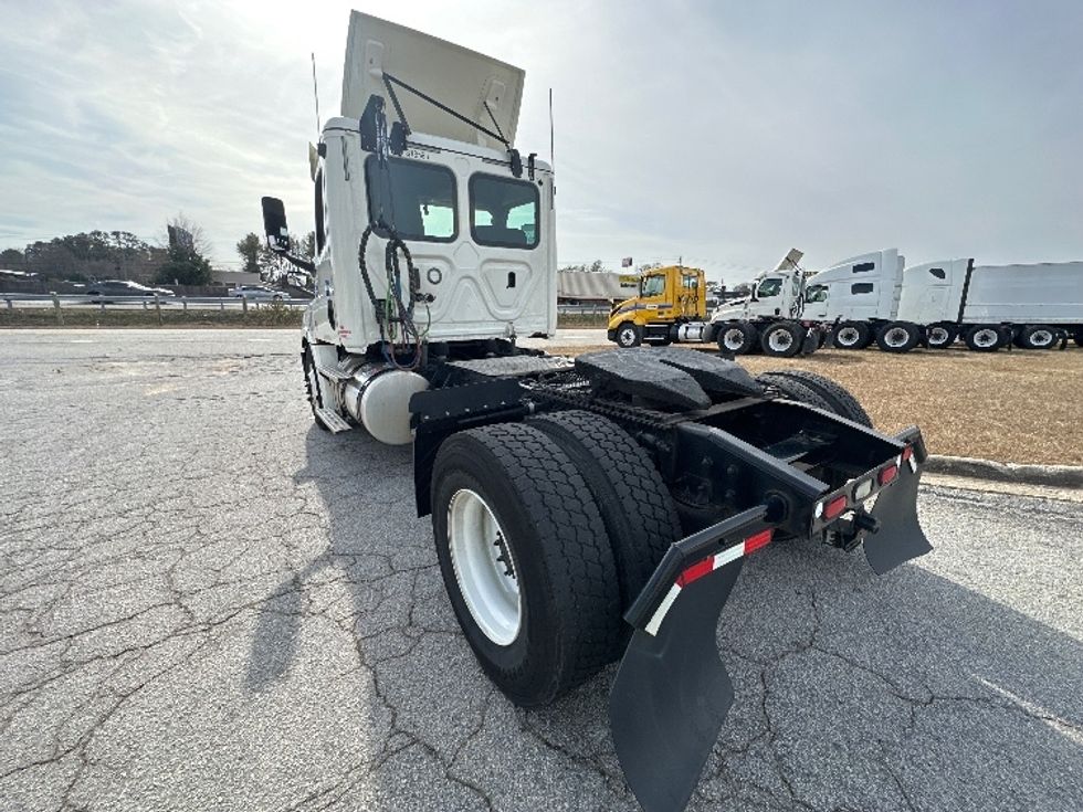 Day Cab Tractor-Heavy Duty Tractors-Freightliner-2018-T12642ST-Conyers-GA-375,673\n\t\tmiles-$ 42,000 - Image 17