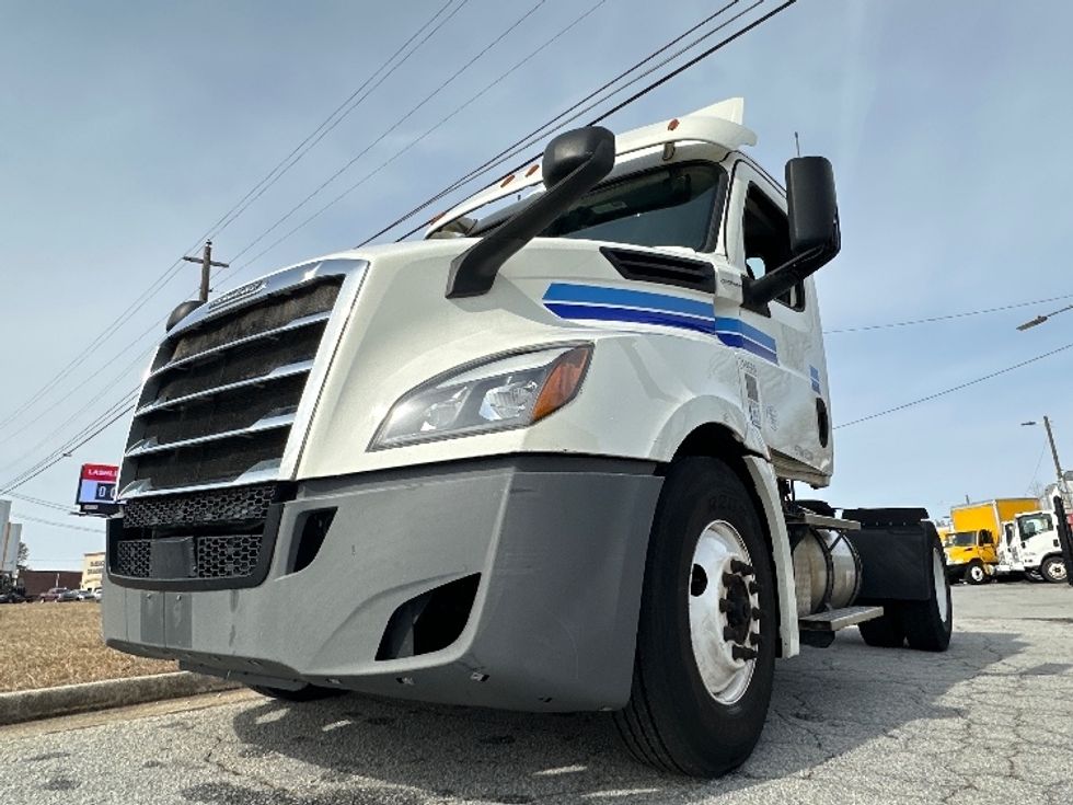 Day Cab Tractor-Heavy Duty Tractors-Freightliner-2018-T12642ST-Conyers-GA-375,673\n\t\tmiles-$ 42,000 - Image 20