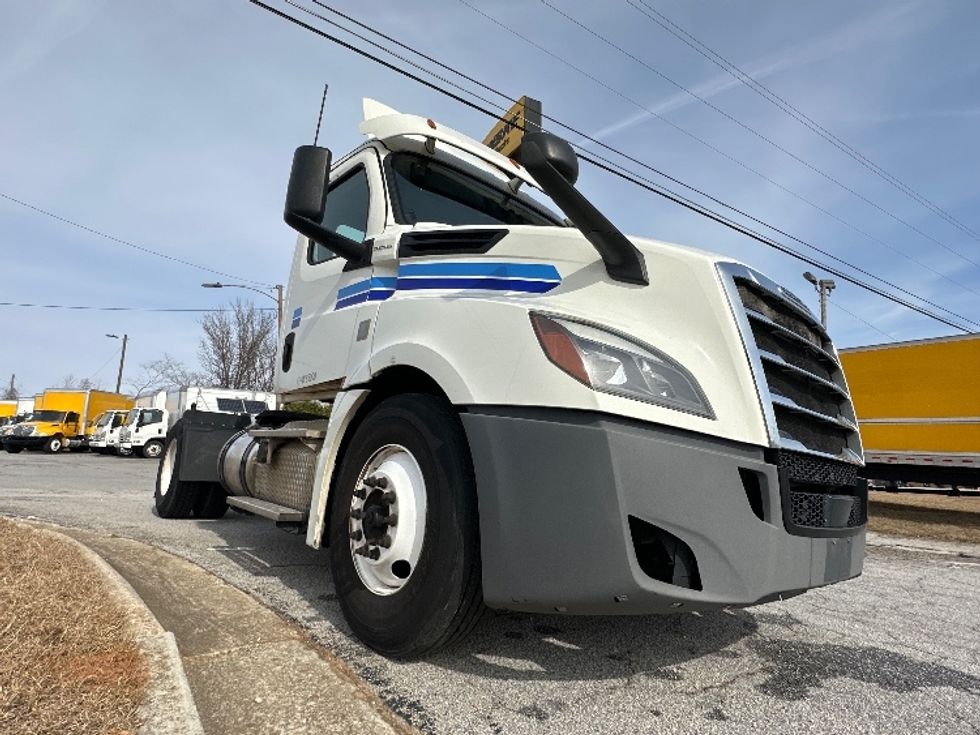 Day Cab Tractor-Heavy Duty Tractors-Freightliner-2018-T12642ST-Conyers-GA-375,673\n\t\tmiles-$ 42,000 - Image 21