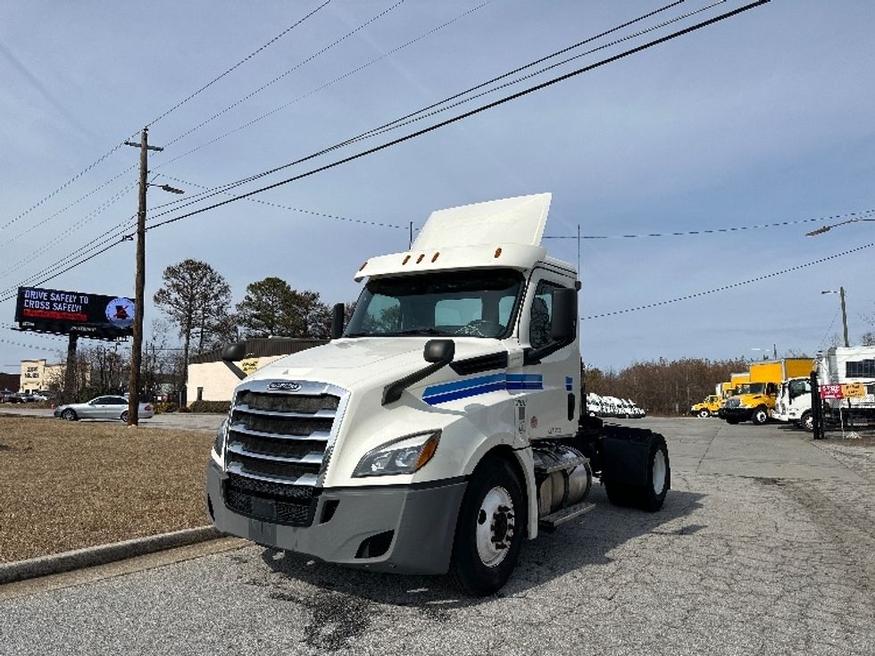 Day Cab Tractor-Heavy Duty Tractors-Freightliner-2018-T12642ST-Conyers-GA-375,673\n\t\tmiles-$ 42,000 - Image 3