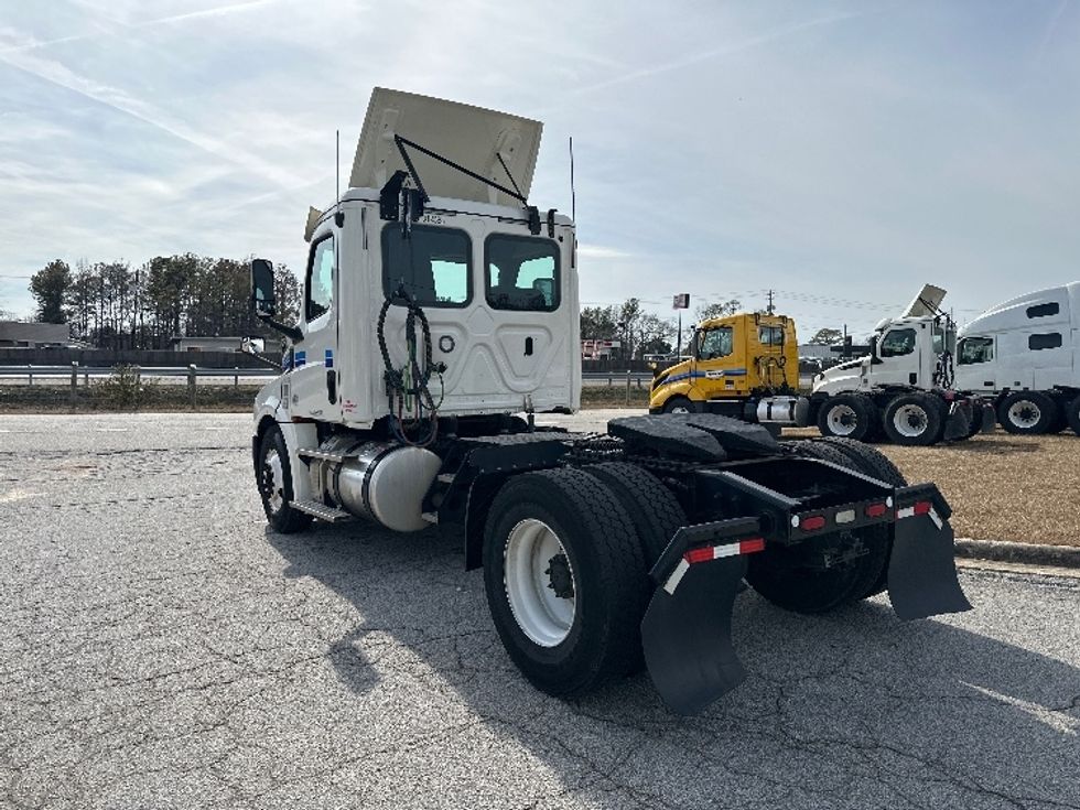 Day Cab Tractor-Heavy Duty Tractors-Freightliner-2018-T12642ST-Conyers-GA-375,673\n\t\tmiles-$ 42,000 - Image 5