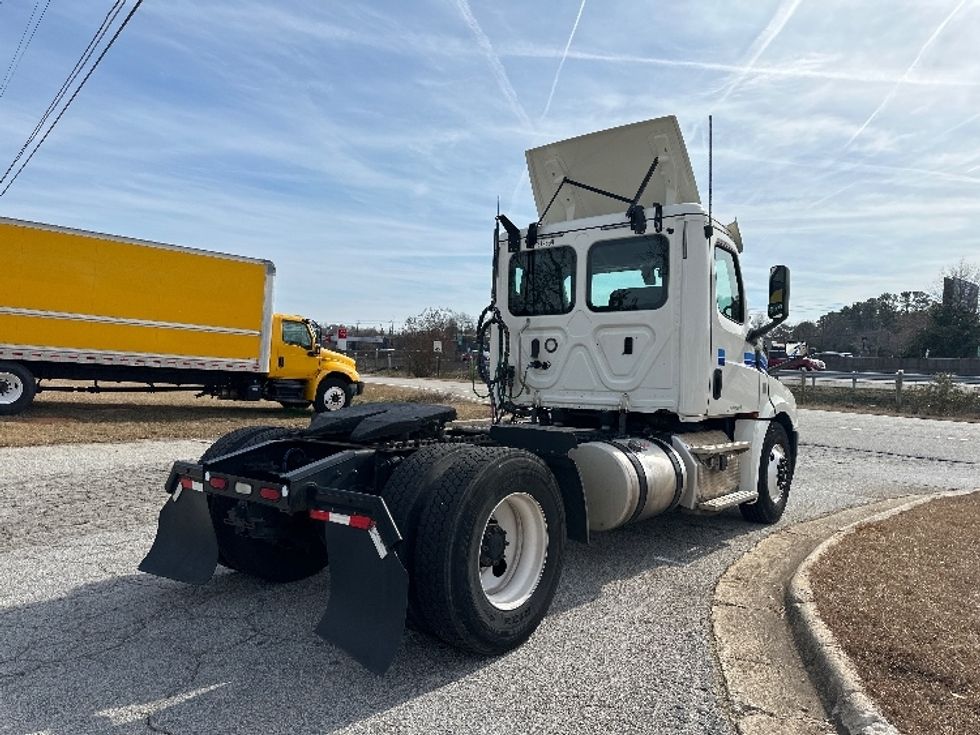 Day Cab Tractor-Heavy Duty Tractors-Freightliner-2018-T12642ST-Conyers-GA-375,673\n\t\tmiles-$ 42,000 - Image 7