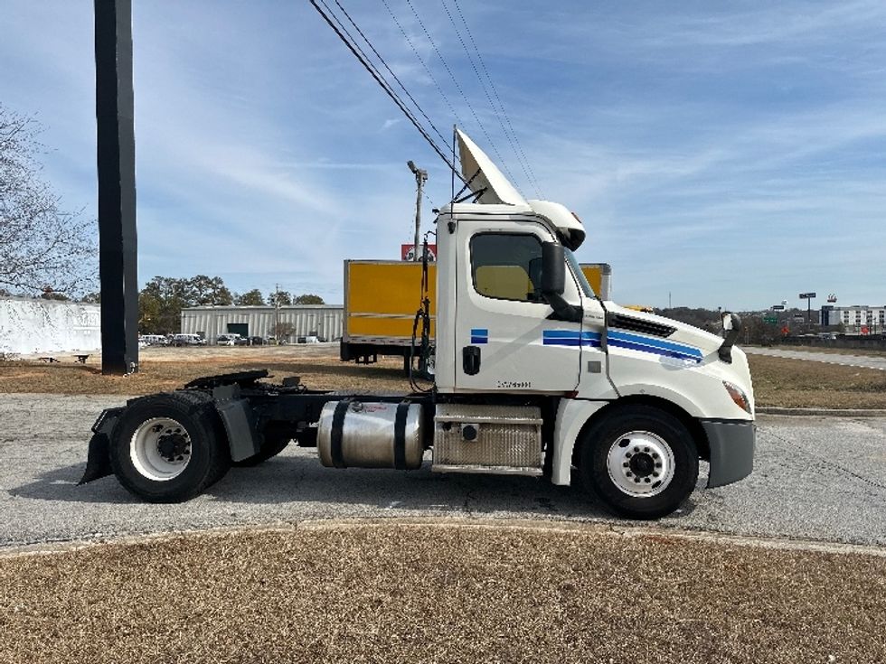 Day Cab Tractor-Heavy Duty Tractors-Freightliner-2018-T12642ST-Conyers-GA-375,673\n\t\tmiles-$ 42,000 - Image 8