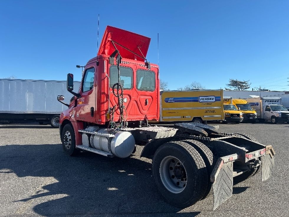 Day Cab Tractor-Heavy Duty Tractors-Freightliner-2018-T12642ST-Dayton-NJ-211,931\n\t\tmiles-$ 43,250 - Image 5