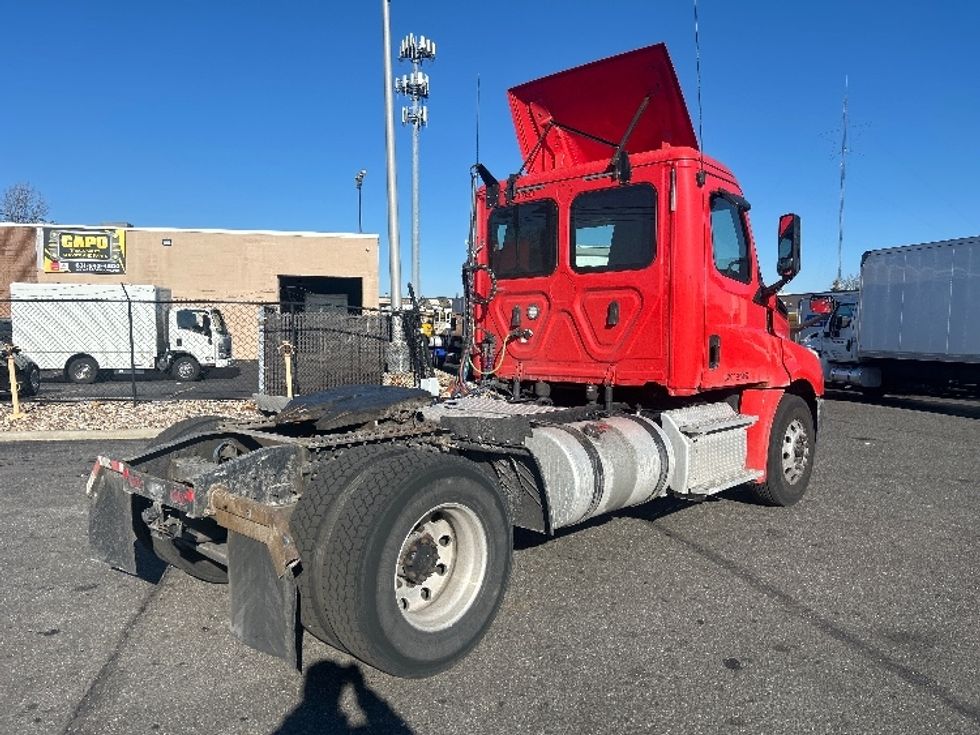 Day Cab Tractor-Heavy Duty Tractors-Freightliner-2018-T12642ST-Dayton-NJ-211,931\n\t\tmiles-$ 43,250 - Image 7