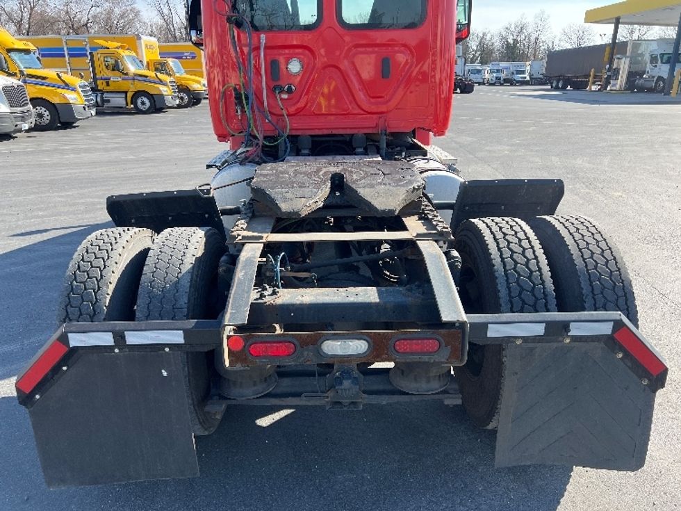 Day Cab Tractor-Heavy Duty Tractors-Freightliner-2018-T12642ST-Pennsauken-NJ-373,664\n\t\tmiles-$ 34,500 - Image 6