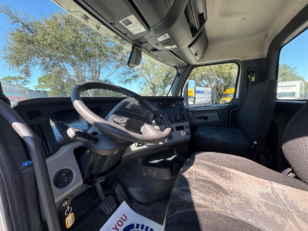 Day Cab Tractor-Heavy Duty Tractors-Freightliner-2018-T12642ST-Tampa-FL-600,091\n\t\tmiles-$ 23,500 - Image 10