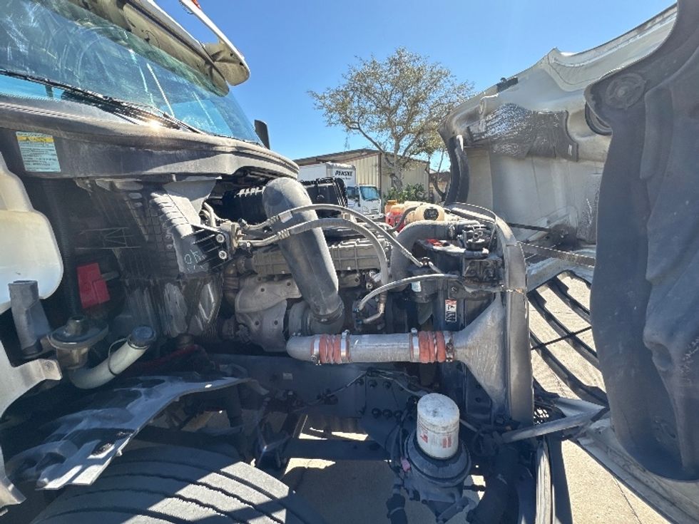 Day Cab Tractor-Heavy Duty Tractors-Freightliner-2018-T12642ST-Tampa-FL-600,091\n\t\tmiles-$ 23,500 - Image 15