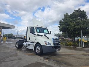 Day Cab Tractor-Heavy Duty Tractors-Freightliner-2018-T12642ST-West Sacramento-CA-570,091
		miles-$ 28,250