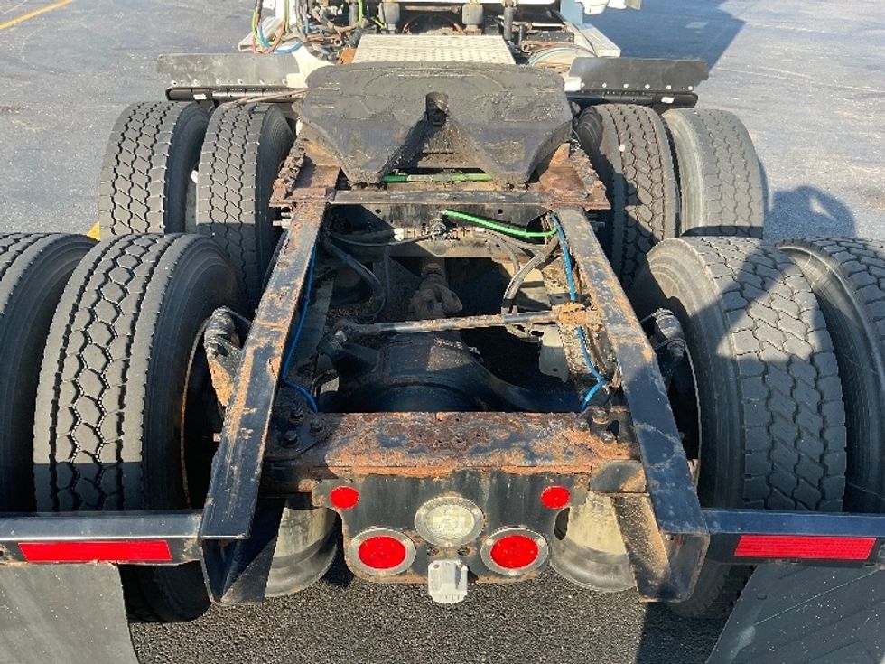 Day Cab Tractor-Heavy Duty Tractors-Freightliner-2018-T12664ST-Akron-OH-275,401\n\t\tmiles-$ 41,750 - Image 6