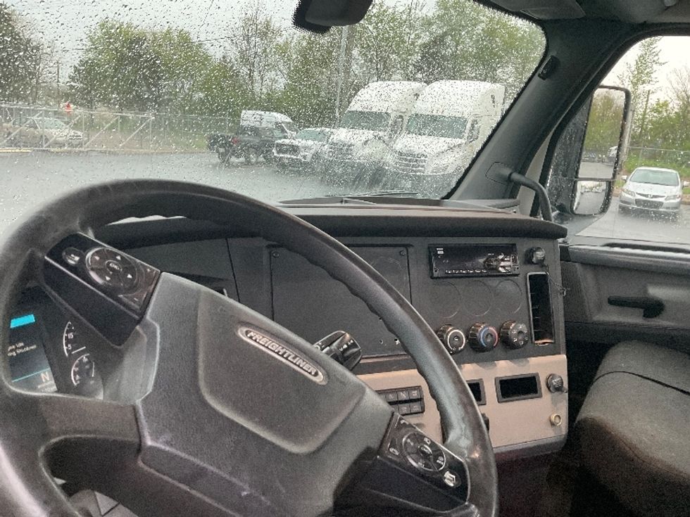 Day Cab Tractor-Heavy Duty Tractors-Freightliner-2018-T12664ST-Akron-OH-619,249\n\t\tmiles-$ 30,750 - Image 10