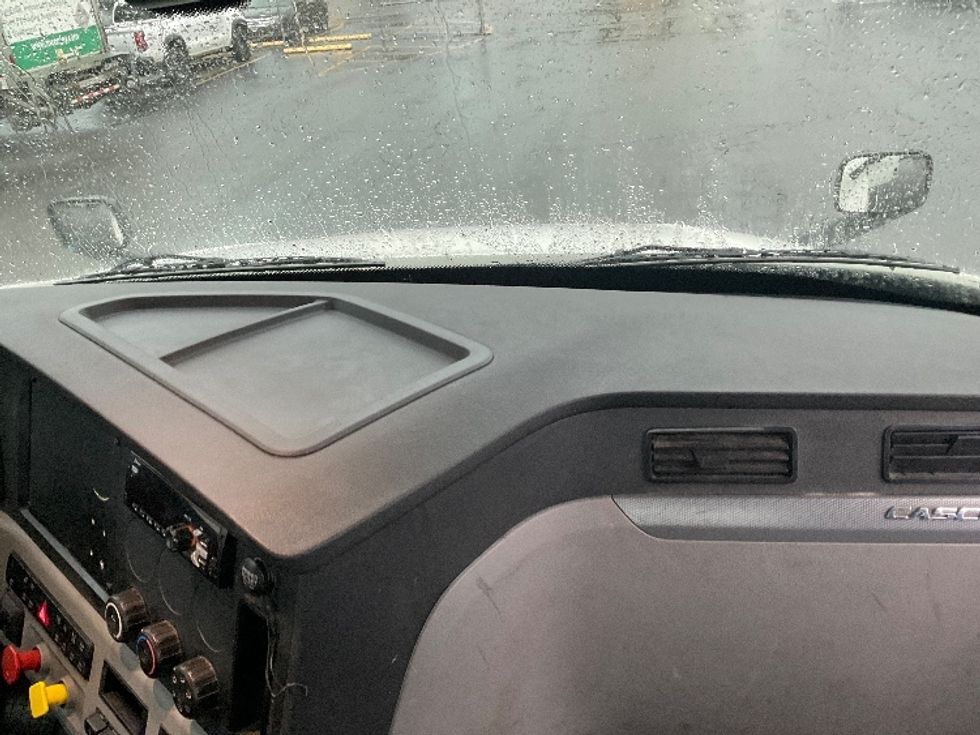 Day Cab Tractor-Heavy Duty Tractors-Freightliner-2018-T12664ST-Akron-OH-619,249\n\t\tmiles-$ 30,750 - Image 13