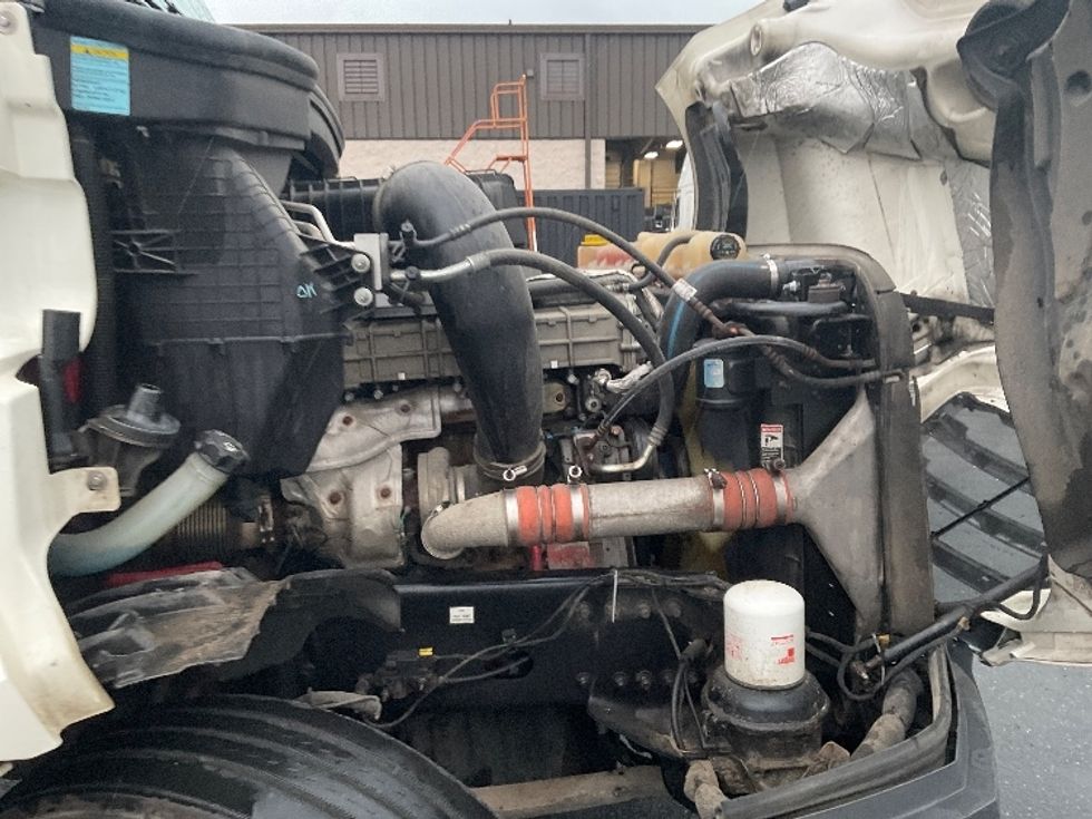 Day Cab Tractor-Heavy Duty Tractors-Freightliner-2018-T12664ST-Akron-OH-619,249\n\t\tmiles-$ 30,750 - Image 15