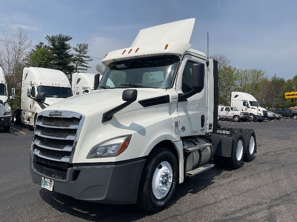 Day Cab Tractor-Heavy Duty Tractors-Freightliner-2018-T12664ST-Akron-OH-628,411\n\t\tmiles-$ 30,000 - Image 3