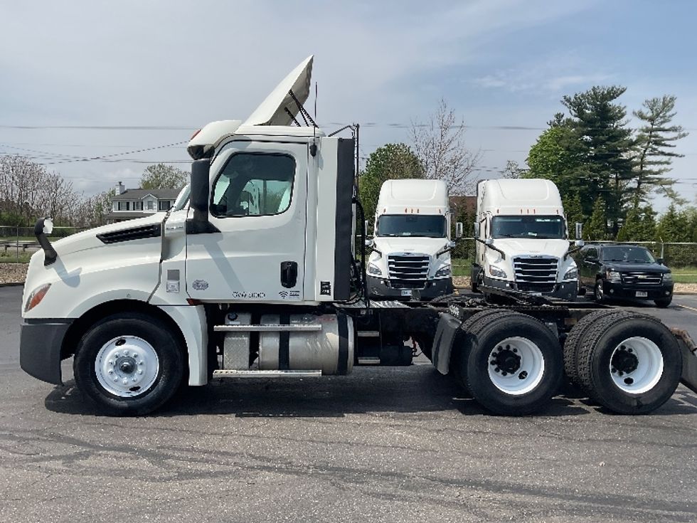 Day Cab Tractor-Heavy Duty Tractors-Freightliner-2018-T12664ST-Akron-OH-628,411\n\t\tmiles-$ 30,000 - Image 4