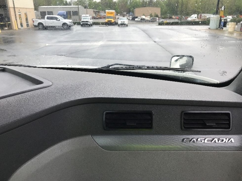 Day Cab Tractor-Heavy Duty Tractors-Freightliner-2018-T12664ST-Alabaster-AL-323,837\n\t\tmiles-$ 50,250 - Image 13