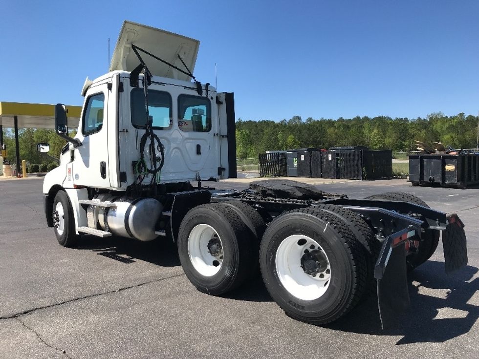 Day Cab Tractor-Heavy Duty Tractors-Freightliner-2018-T12664ST-Alabaster-AL-323,837\n\t\tmiles-$ 50,250 - Image 5