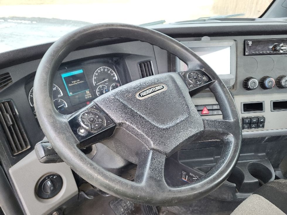 Day Cab Tractor-Heavy Duty Tractors-Freightliner-2018-T12664ST-Albany-NY-278,787\n\t\tmiles-$ 50,500 - Image 10