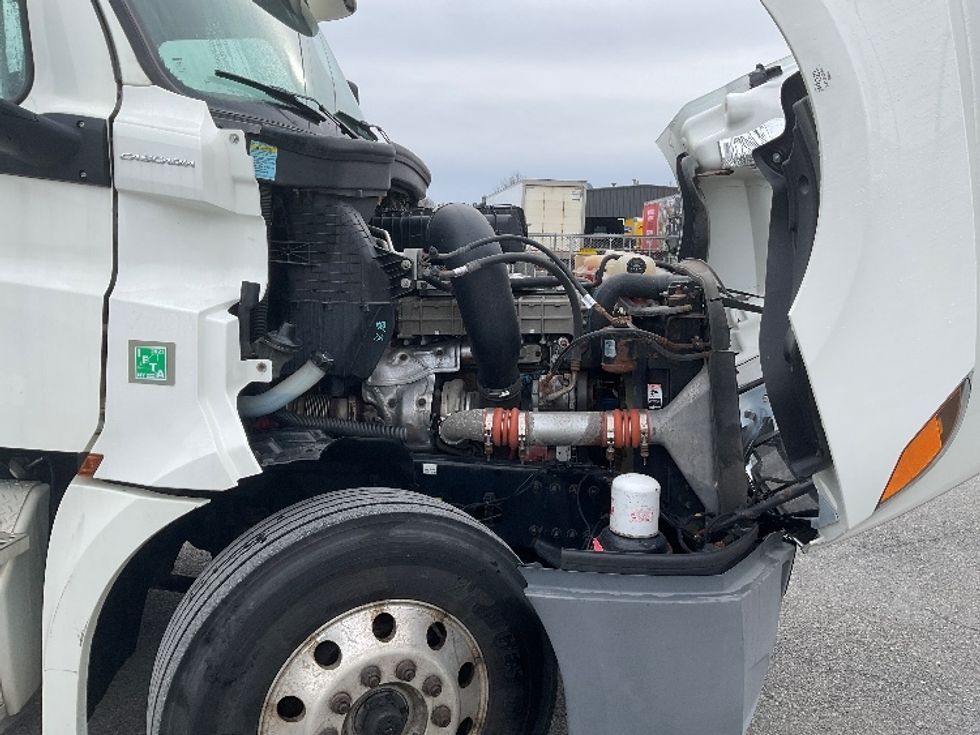 Day Cab Tractor-Heavy Duty Tractors-Freightliner-2018-T12664ST-Albany-NY-278,787\n\t\tmiles-$ 50,500 - Image 15