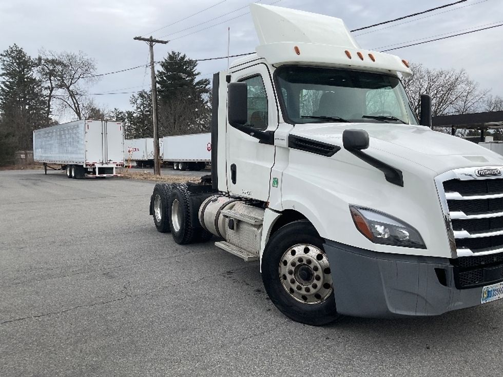 Day Cab Tractor-Heavy Duty Tractors-Freightliner-2018-T12664ST-Albany-NY-278,787\n\t\tmiles-$ 50,500 - Image 3