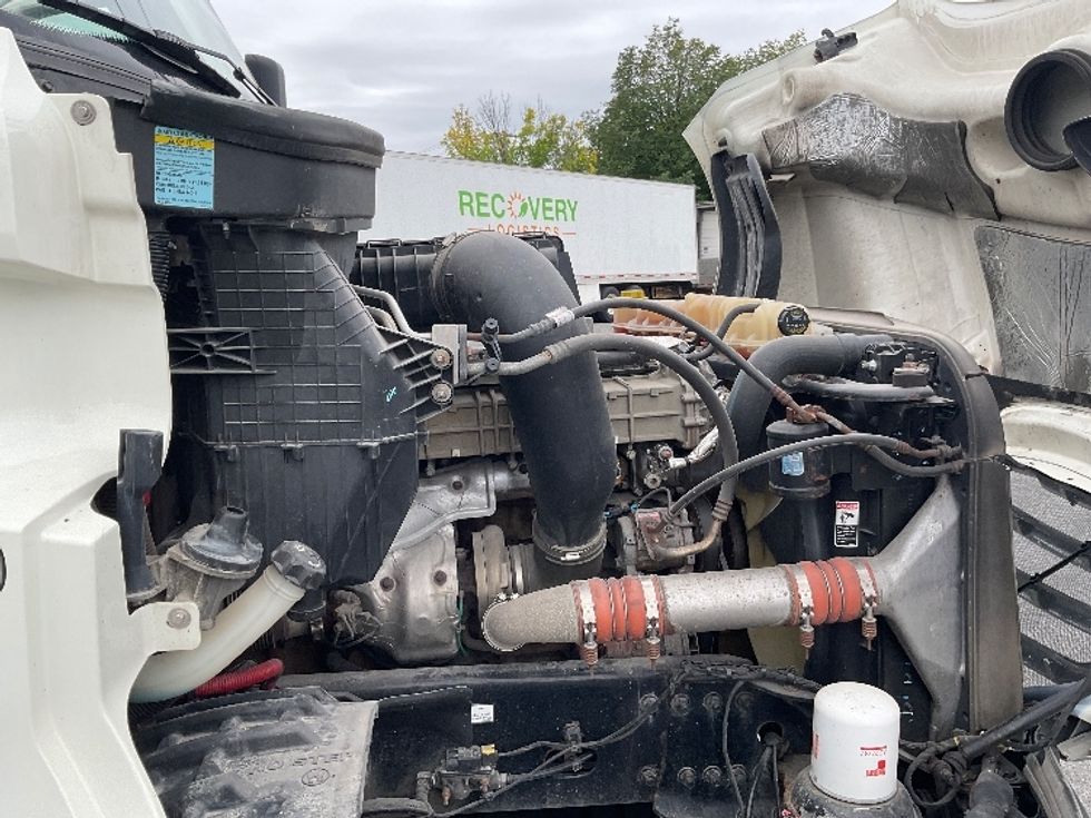 Day Cab Tractor-Heavy Duty Tractors-Freightliner-2018-T12664ST-Albany-NY-426,113\n\t\tmiles-$ 33,000 - Image 15