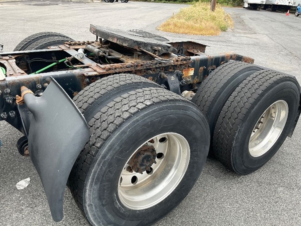 Day Cab Tractor-Heavy Duty Tractors-Freightliner-2018-T12664ST-Albany-NY-426,113\n\t\tmiles-$ 33,000 - Image 17