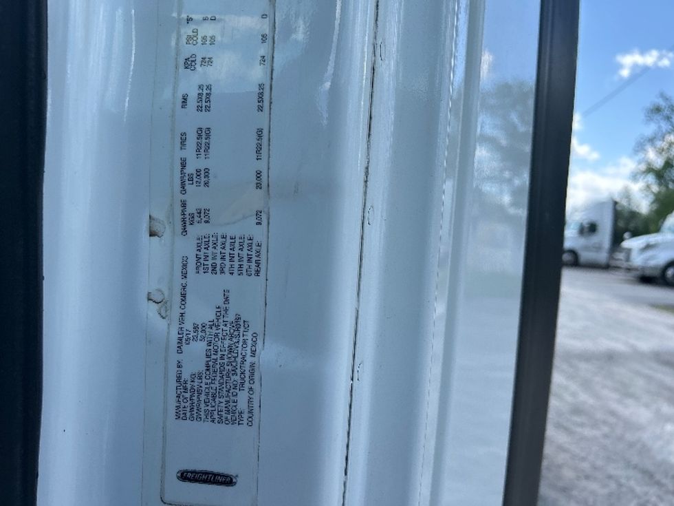 Day Cab Tractor-Heavy Duty Tractors-Freightliner-2018-T12664ST-Albany-NY-427,688\n\t\tmiles-$ 43,750 - Image 11